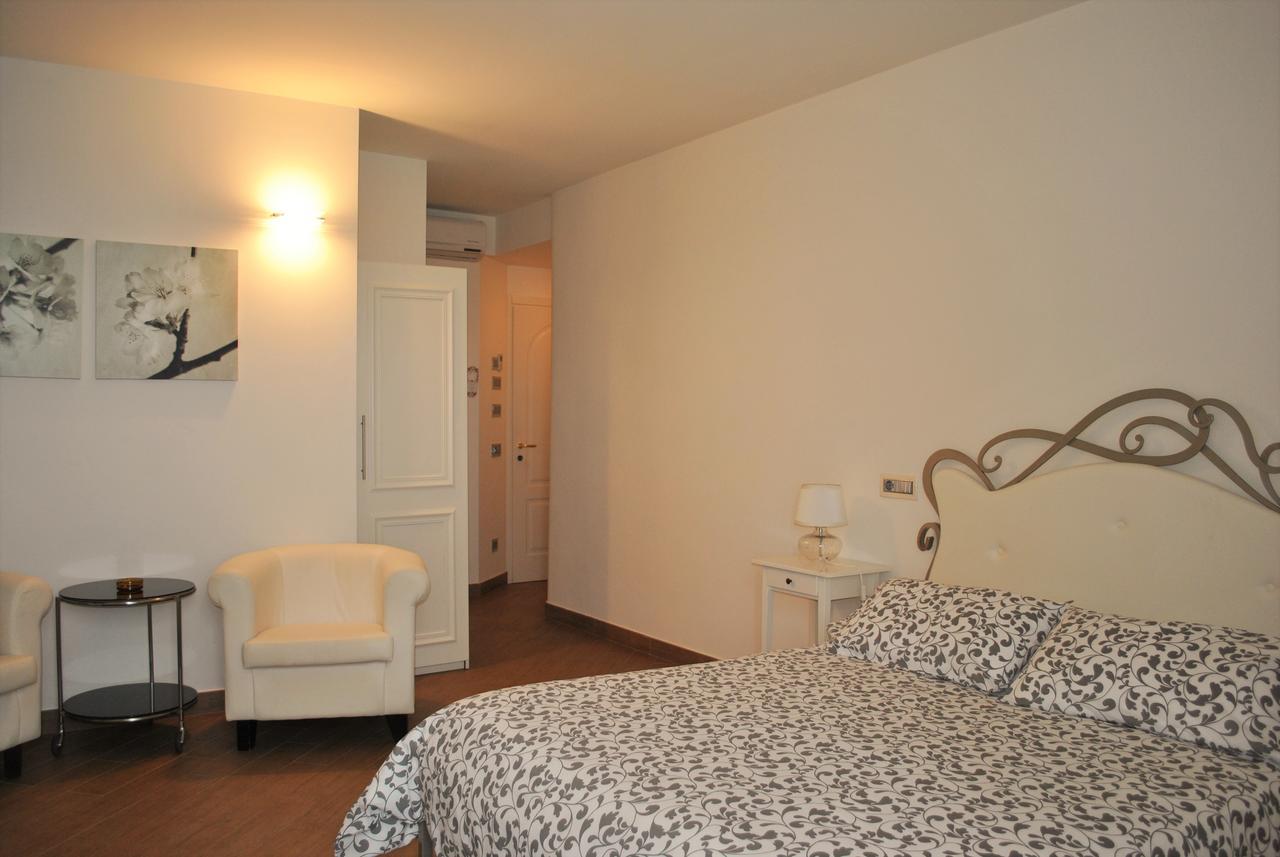 Hotel Residence Baiadelsole Laigueglia Exterior photo